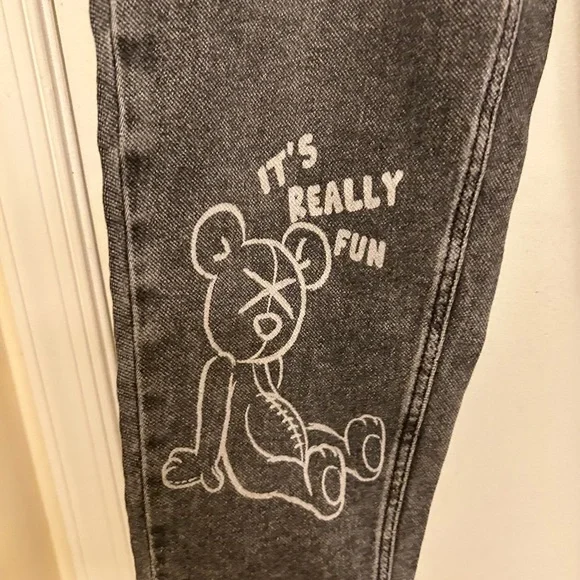 High Stretch Mid-Rise Barrel Jeas Fashion Black Animation Graphics Sz 28 - Picture 8 of 15